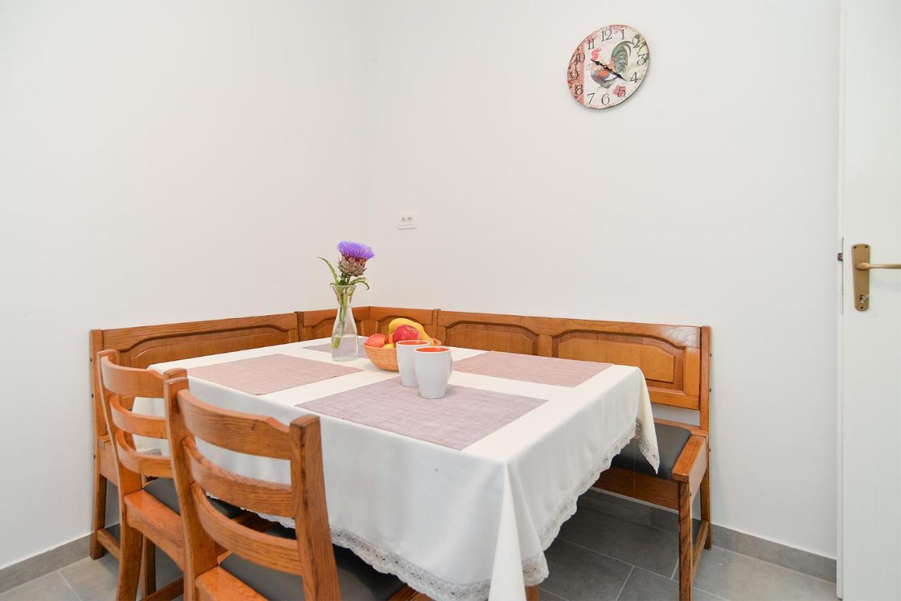 Nedo 2047 Apartment
